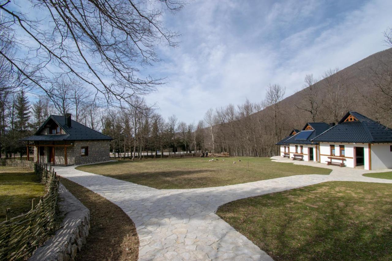 Holiday Park Hajducka Cesma Dubovsko Ngoại thất bức ảnh