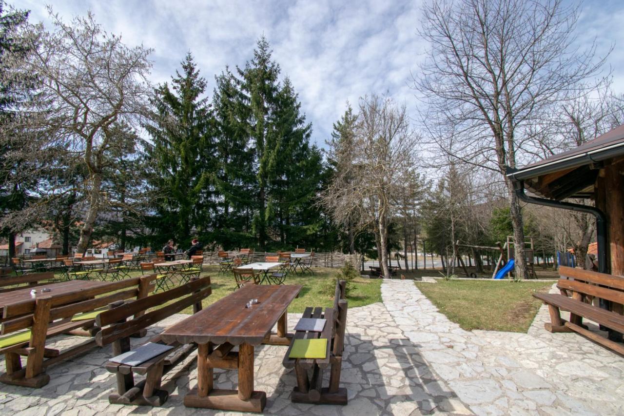 Holiday Park Hajducka Cesma Dubovsko Ngoại thất bức ảnh