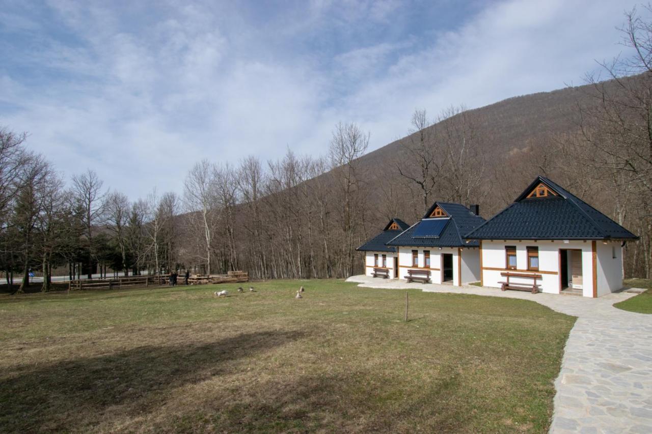 Holiday Park Hajducka Cesma Dubovsko Ngoại thất bức ảnh