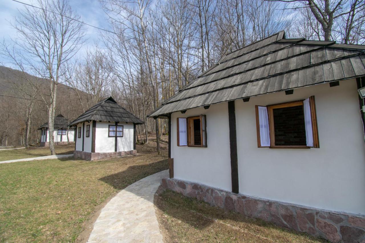Holiday Park Hajducka Cesma Dubovsko Ngoại thất bức ảnh