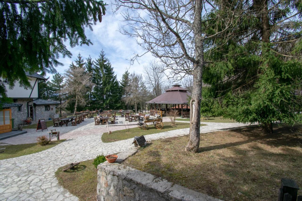 Holiday Park Hajducka Cesma Dubovsko Ngoại thất bức ảnh